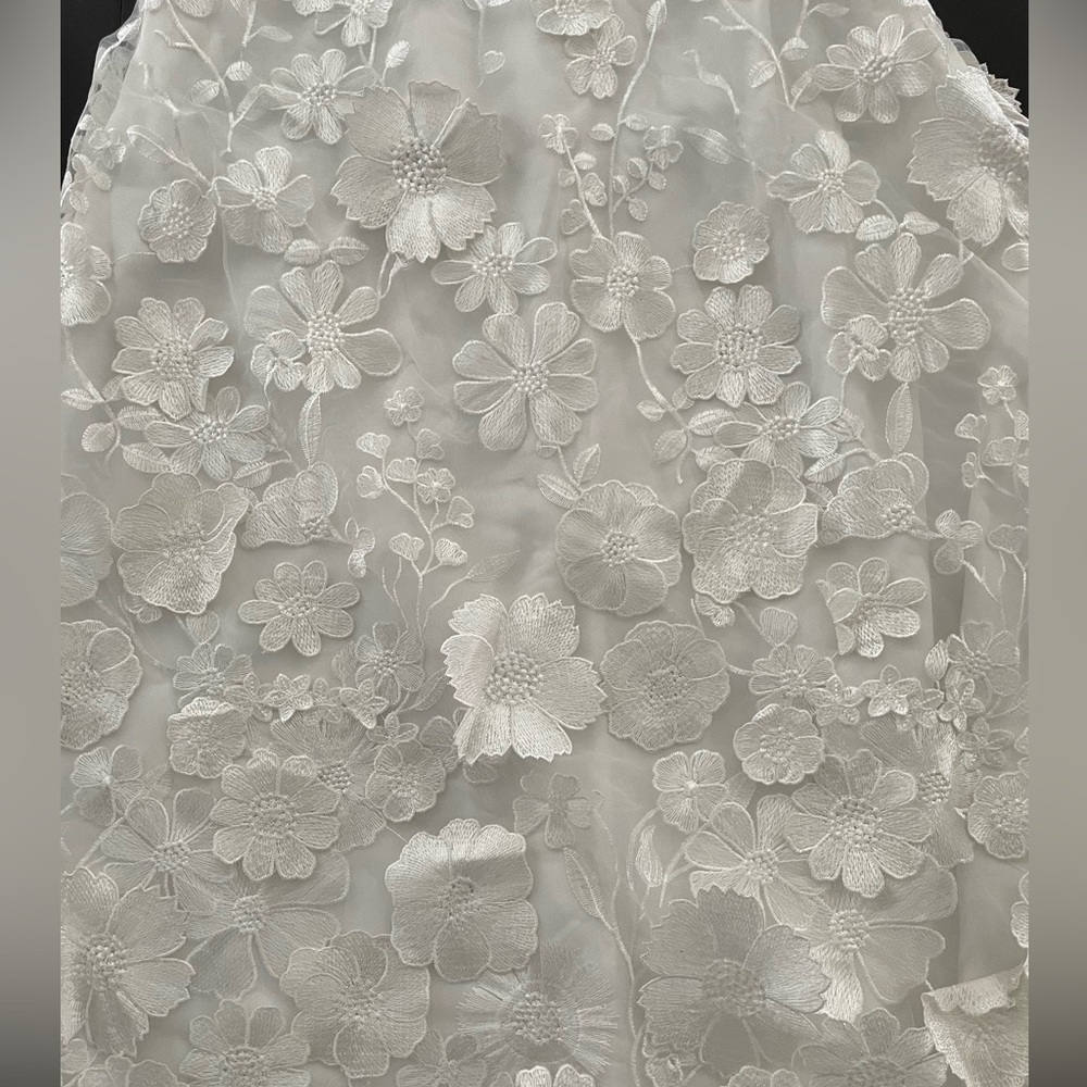 Elegant White Floral Strapless Dress - Picture 7 of 10